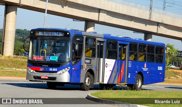 Empresa de Ônibus Vila Galvão 30.563 na cidade de Guarulhos, São Paulo, Brasil, por Ricardo Luiz. ID da foto: 11183281.