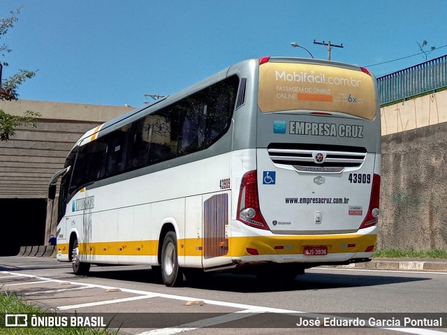 Empresa Cruz 43909 na cidade de Campinas, São Paulo, Brasil, por José Eduardo Garcia Pontual. Número da foto: #11243393.