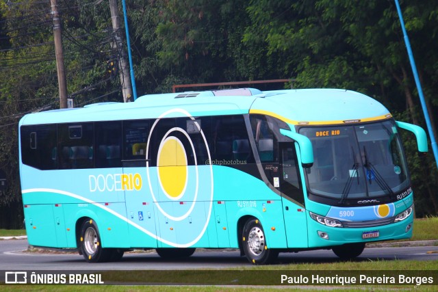 Doce Rio Fretamento e Turismo 5900 na cidade de Resende, Rio de Janeiro, Brasil, por Paulo Henrique Pereira Borges. Número da foto: #11244388.