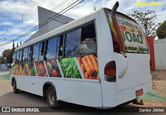 Ônibus Particulares 5213 na cidade de Trindade, Goiás, Brasil, por Carlos Júnior. Número da foto: #11267216.