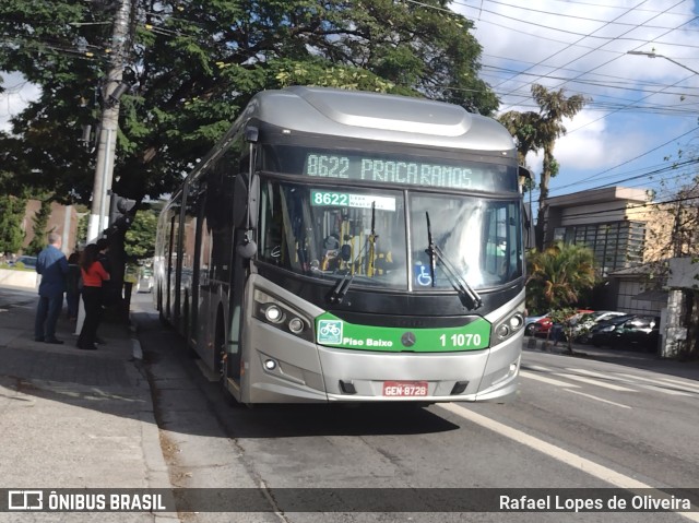 Viação Santa Brígida 1 1070 na cidade de São Paulo, São Paulo, Brasil, por Rafael Lopes de Oliveira. Número da foto: #11266120.