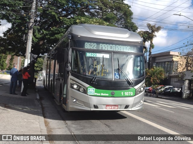 Viação Santa Brígida 1 1070 na cidade de São Paulo, São Paulo, Brasil, por Rafael Lopes de Oliveira. ID da foto: 11266120.