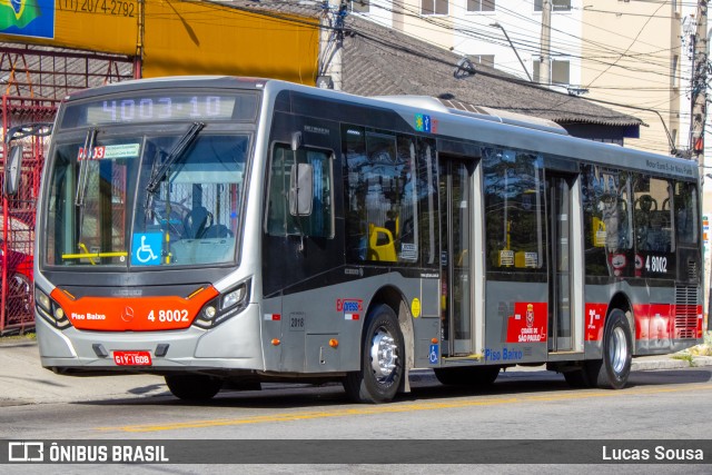 Express Transportes Urbanos Ltda 4 8002 na cidade de São Paulo, São Paulo, Brasil, por Lucas Sousa. ID da foto: 11270810.