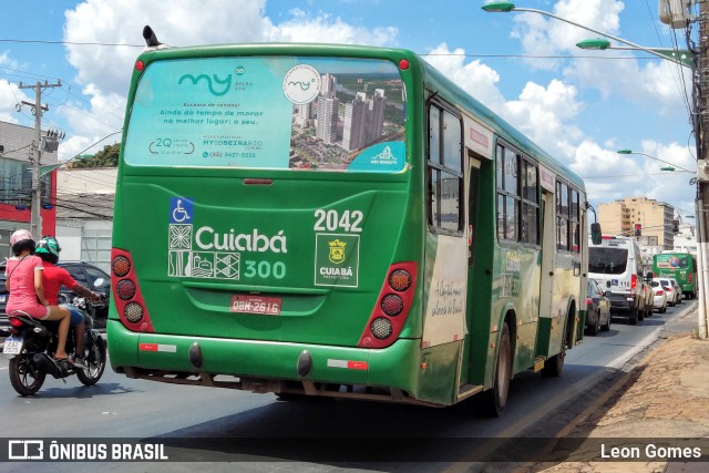 Rápido Cuiabá Transporte Urbano 2042 na cidade de Cuiabá, Mato Grosso, Brasil, por Leon Gomes. Número da foto: #11270764.