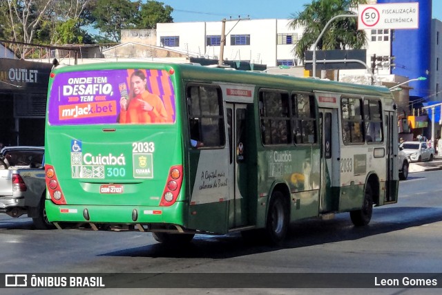 Rápido Cuiabá Transporte Urbano 2033 na cidade de Cuiabá, Mato Grosso, Brasil, por Leon Gomes. Número da foto: #11269666.