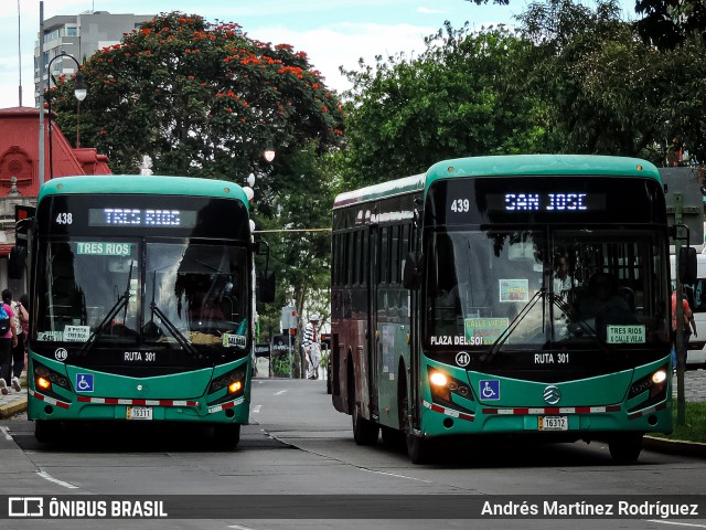 Transplusa 438 na cidade de San José, San José, Costa Rica, por Andrés Martínez Rodríguez. Número da foto: #11271111.