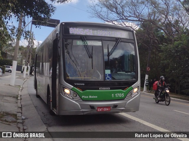 Viação Santa Brígida 1 1705 na cidade de São Paulo, São Paulo, Brasil, por Rafael Lopes de Oliveira. ID da foto: 11271684.