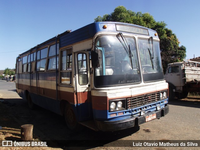 Escolares 9638 na cidade de Várzea da Palma, Minas Gerais, Brasil, por Luiz Otavio Matheus da Silva. ID da foto: 11272488.