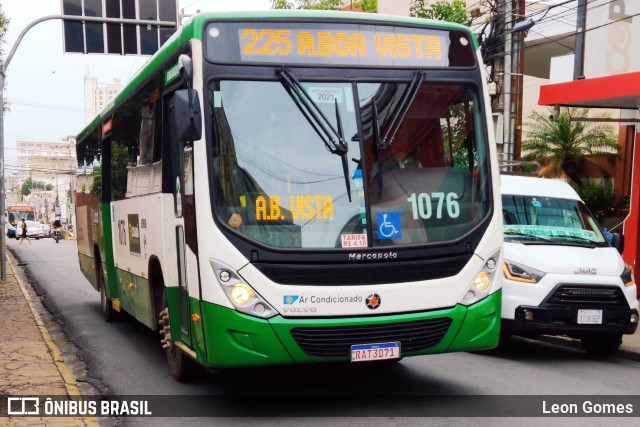 Viação Paraense Cuiabá Transportes 1076 na cidade de Cuiabá, Mato Grosso, Brasil, por Leon Gomes. Número da foto: #11275932.