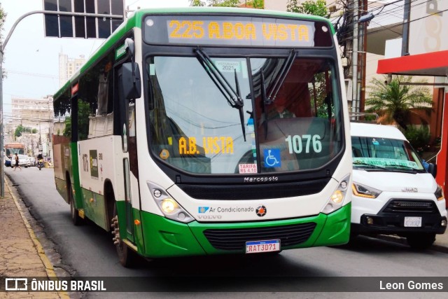 Viação Paraense Cuiabá Transportes 1076 na cidade de Cuiabá, Mato Grosso, Brasil, por Leon Gomes. ID da foto: 11275932.