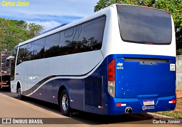 Ônibus Particulares 5003 na cidade de Trindade, Goiás, Brasil, por Carlos Júnior. Número da foto: #11278753.