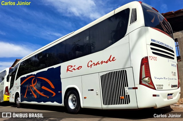 Viação Rio Grande 15900 na cidade de Trindade, Goiás, Brasil, por Carlos Júnior. Número da foto: #11277404.