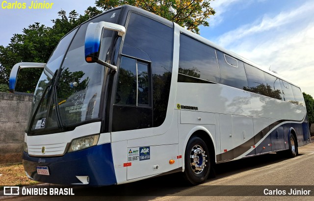 Ônibus Particulares 5003 na cidade de Trindade, Goiás, Brasil, por Carlos Júnior. Número da foto: #11278746.