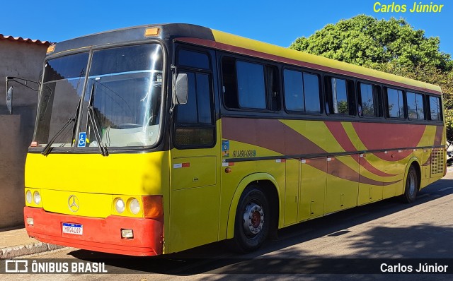 Ônibus Particulares 4I69 na cidade de Trindade, Goiás, Brasil, por Carlos Júnior. ID da foto: 11279545.