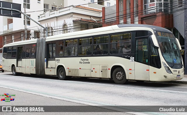 Leblon Transporte de Passageiros 15R09 na cidade de Curitiba, Paraná, Brasil, por Claudio Luiz. ID da foto: 11288339.