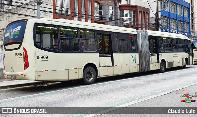 Leblon Transporte de Passageiros 15R09 na cidade de Curitiba, Paraná, Brasil, por Claudio Luiz. ID da foto: 11288267.