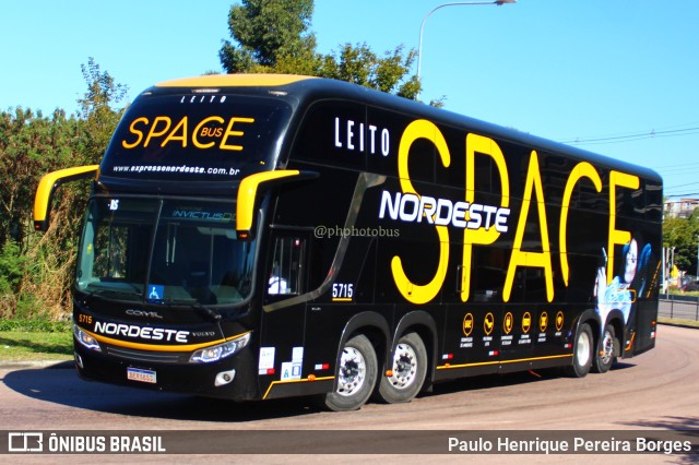 Expresso Nordeste 5715 na cidade de Curitiba, Paraná, Brasil, por Paulo Henrique Pereira Borges. Número da foto: #11289523.