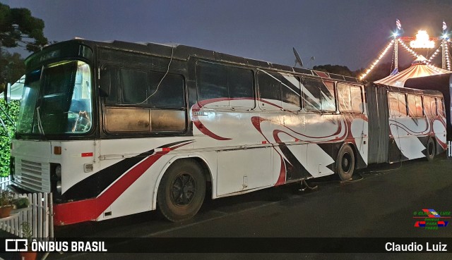 Motorhomes MCR1I80 na cidade de Curitiba, Paraná, Brasil, por Claudio Luiz. Número da foto: #11290836.