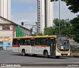 Empresa Metropolitana 715 na cidade de Recife, Pernambuco, Brasil, por Luan Mikael. Número da foto: #11288835.