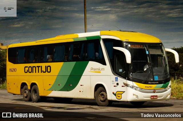 Empresa Gontijo de Transportes 19210 na cidade de Montes Claros, Minas Gerais, Brasil, por Tadeu Vasconcelos. ID da foto: 11245838.