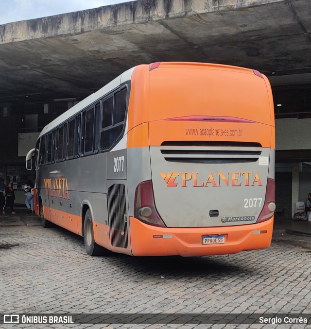 Planeta Transportes Rodoviários 2077 na cidade de Cachoeiro de Itapemirim, Espírito Santo, Brasil, por Sergio Corrêa. ID da foto: 11292682.