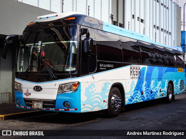 Transportes RESA 00 na cidade de Hospital, San José, San José, Costa Rica, por Andrés Martínez Rodríguez. Número da foto: #11293324.