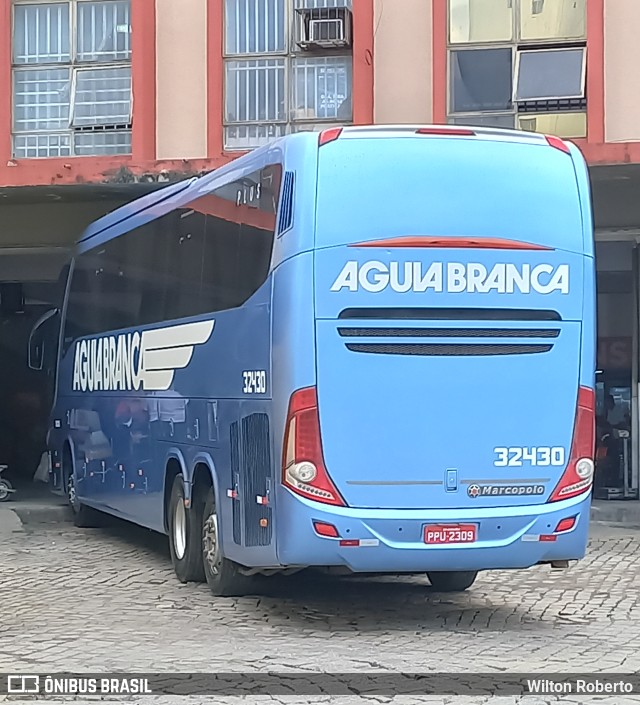 Viação Águia Branca 32430 na cidade de Governador Valadares, Minas Gerais, Brasil, por Wilton Roberto. Número da foto: #11295146.