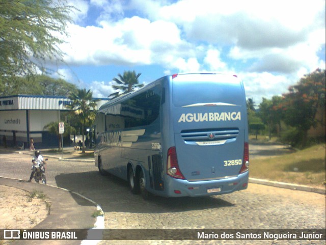 Viação Águia Branca 32850 na cidade de Piritiba, Bahia, Brasil, por Mario dos Santos Nogueira Junior. Número da foto: #11297254.