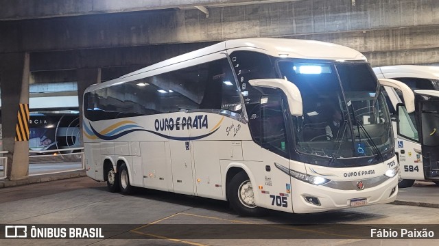 Viação Ouro e Prata 705 na cidade de Curitiba, Paraná, Brasil, por Fábio Paixão. Número da foto: #11303601.