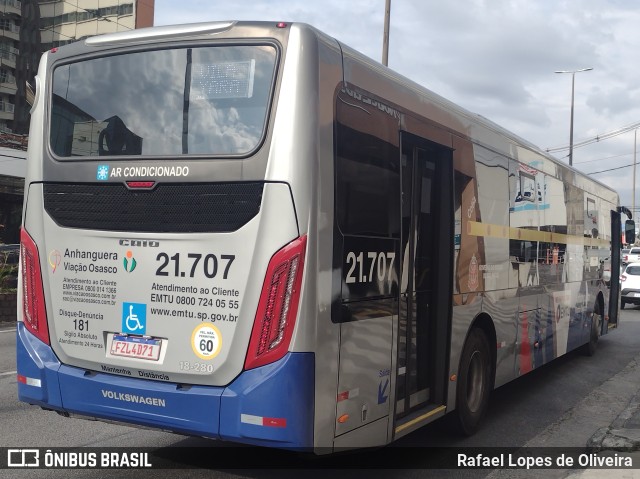 Viação Osasco 21.707 na cidade de Osasco, São Paulo, Brasil, por Rafael Lopes de Oliveira. Número da foto: #11302324.