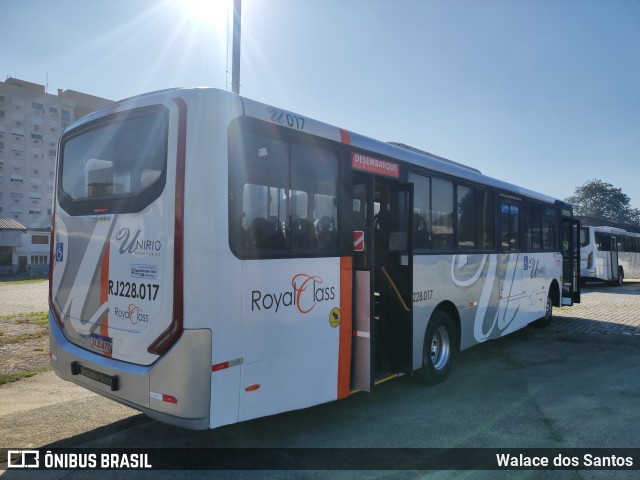 UniRio Transportes RJ 228.017 na cidade de Rio de Janeiro, Rio de Janeiro, Brasil, por Walace dos Santos. ID da foto: 11304736.