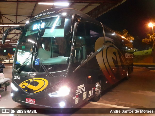 Expresso Nordeste 5574 na cidade de Londrina, Paraná, Brasil, por Andre Santos de Moraes. Número da foto: #11304693.