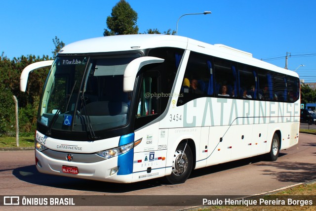 Auto Viação Catarinense 3454 na cidade de Curitiba, Paraná, Brasil, por Paulo Henrique Pereira Borges. Número da foto: #11308155.