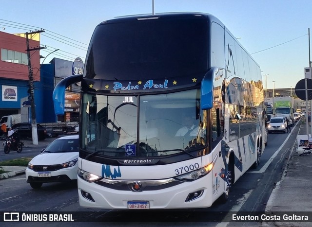 Pedra Azul Turismo 37000 na cidade de Cariacica, Espírito Santo, Brasil, por Everton Costa Goltara. Número da foto: #11314048.