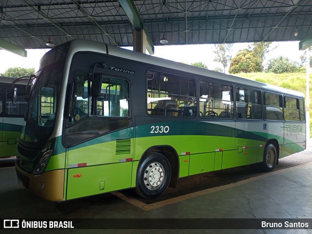 Turin Transportes 2330 na cidade de Ouro Branco, Minas Gerais, Brasil, por Bruno Santos. Número da foto: #11312180.