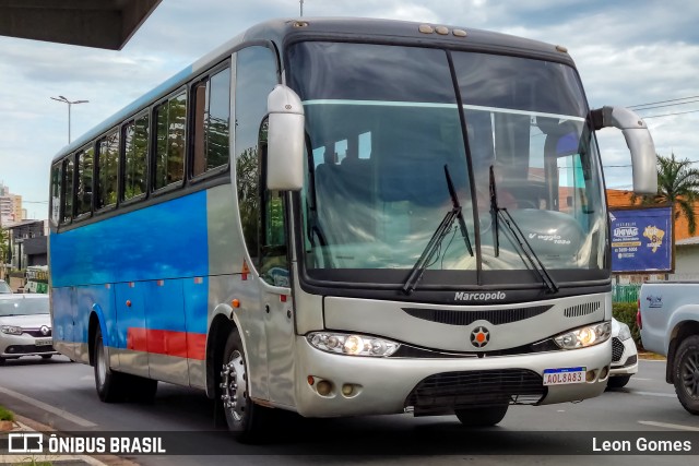 Ônibus Particulares  na cidade de Cuiabá, Mato Grosso, Brasil, por Leon Gomes. ID da foto: 11315469.