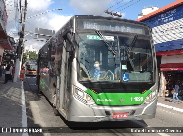Viação Santa Brígida 1 1690 na cidade de São Paulo, São Paulo, Brasil, por Rafael Lopes de Oliveira. Número da foto: #11251560.