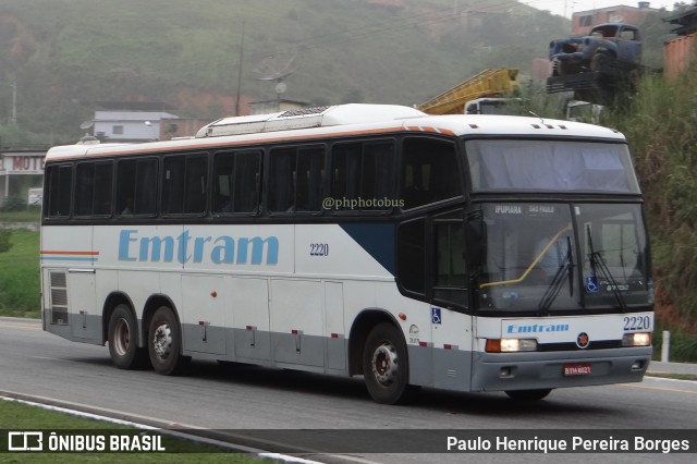 Emtram 2220 na cidade de Barra do Piraí, Rio de Janeiro, Brasil, por Paulo Henrique Pereira Borges. Número da foto: #11319823.