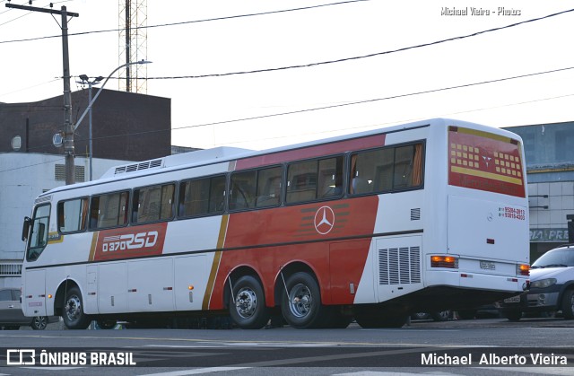 Ônibus Particulares O370 na cidade de Poços de Caldas, Minas Gerais, Brasil, por Michael  Alberto Vieira. Número da foto: #11321848.