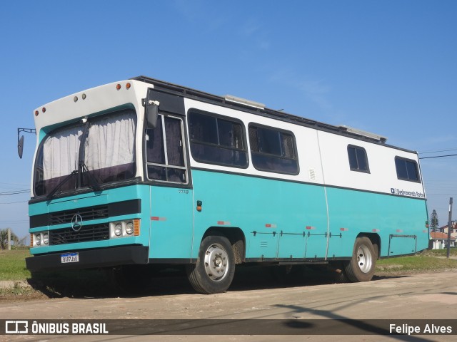 Motorhomes DESBRAVANDO ROTAS na cidade de Rio Grande, Rio Grande do Sul, Brasil, por Felipe Alves. Número da foto: #11253394.