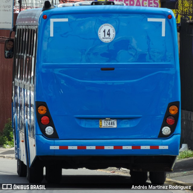 Buses Guadalupe 14 na cidade de Guadalupe, Goicoechea, San José, Costa Rica, por Andrés Martínez Rodríguez. Número da foto: #11252606.