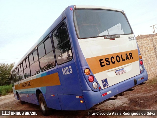 Escolares 1023 na cidade de Teresina, Piauí, Brasil, por Francisco de Assis Rodrigues da Silva. Número da foto: #11254180.