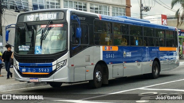 BB Transportes e Turismo 5943 na cidade de Barueri, São Paulo, Brasil, por João Gabriel. ID da foto: 11254286.