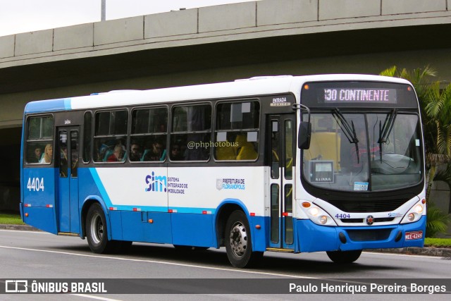 Transporte Coletivo Estrela 4404 na cidade de Florianópolis, Santa Catarina, Brasil, por Paulo Henrique Pereira Borges. Número da foto: #11259918.