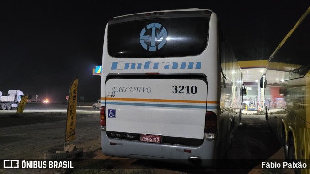 Emtram 3210 na cidade de Manhuaçu, Minas Gerais, Brasil, por Fábio Paixão. ID da foto: 11263023.