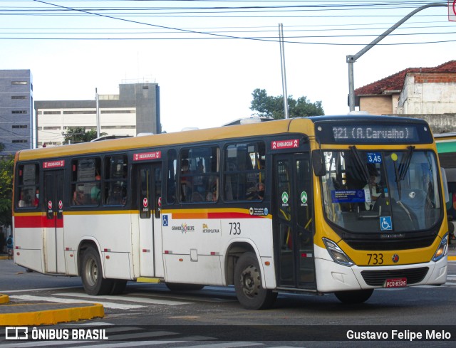 Empresa Metropolitana 733 na cidade de Recife, Pernambuco, Brasil, por Gustavo Felipe Melo. Número da foto: #11322515.