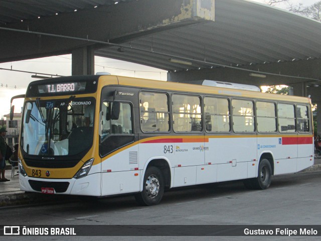Empresa Metropolitana 843 na cidade de Recife, Pernambuco, Brasil, por Gustavo Felipe Melo. Número da foto: #11347566.
