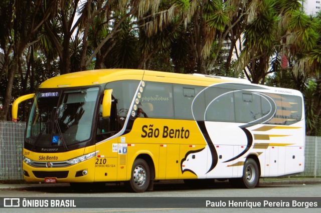 Expresso São Bento 210 na cidade de Curitiba, Paraná, Brasil, por Paulo Henrique Pereira Borges. ID da foto: 11347394.