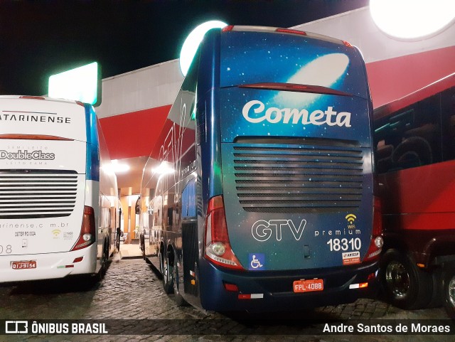 Viação Cometa 18310 na cidade de Pariquera-Açu, São Paulo, Brasil, por Andre Santos de Moraes. ID da foto: 11350188.