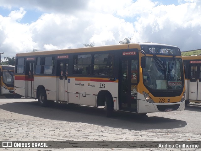 Empresa Metropolitana 223 na cidade de Jaboatão dos Guararapes, Pernambuco, Brasil, por Áudios Guilherme. Número da foto: #11349982.